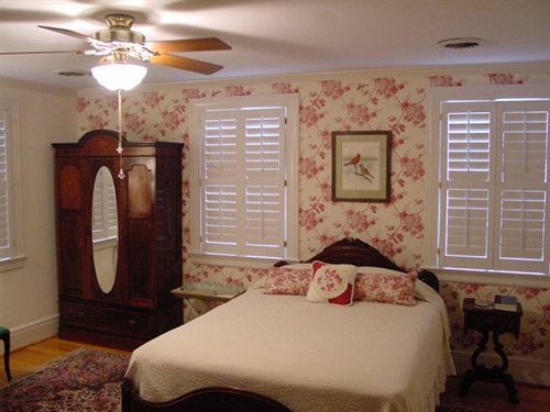 Fuquay Mineral Spring Inn & Garden المظهر الخارجي الصورة