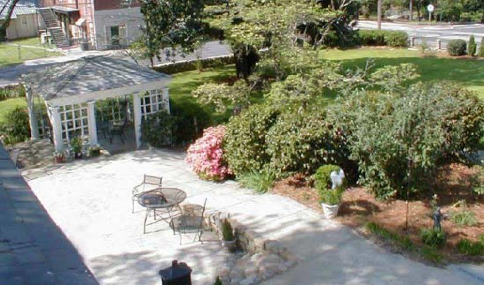 Fuquay Mineral Spring Inn & Garden المظهر الخارجي الصورة